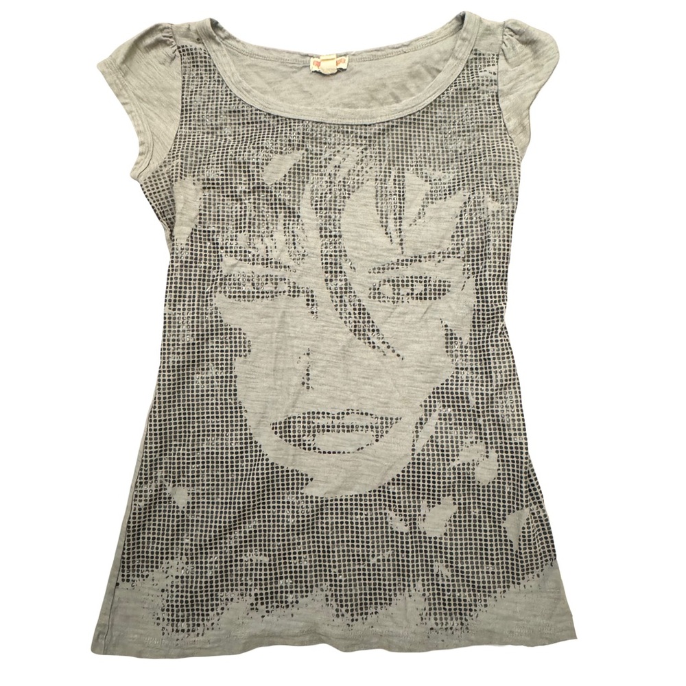 Super amazing graphic girl top